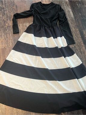 SHEIN Black and White Striped Long Sleeve Maxi Dress